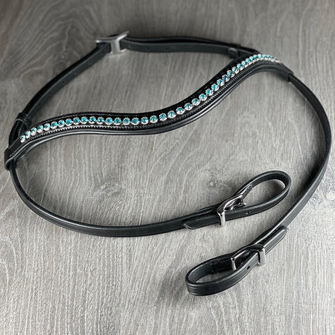 Nordic Horse Kopfstück mit geschwungenem Stirnriemen in verschiedenen Farben