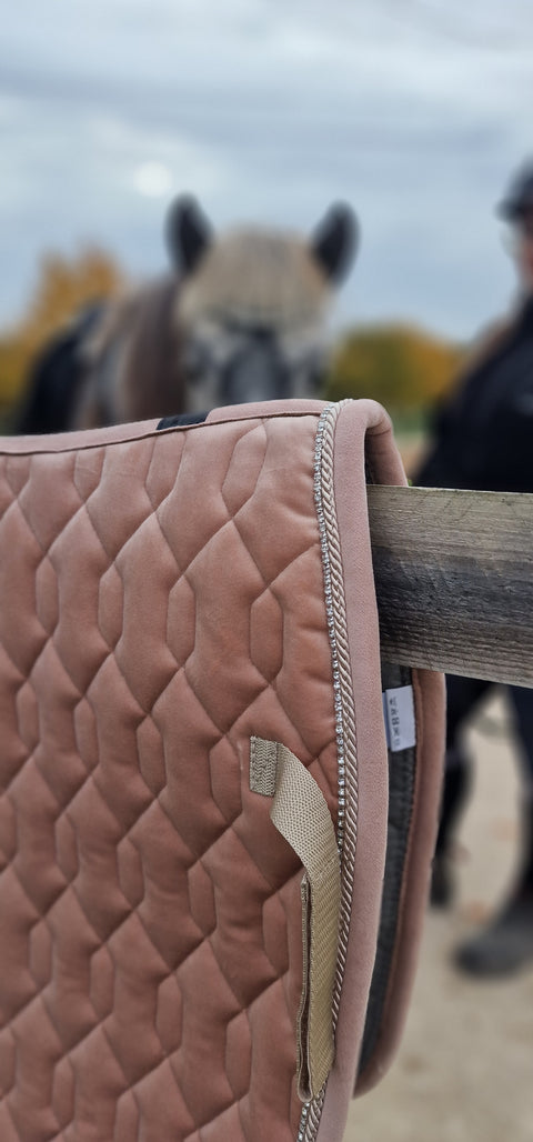 Is Knapar Satteldecke SKÍNA