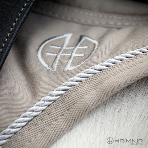 Hrimnir Relief Satteldecke